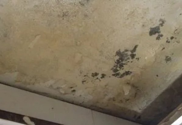 岳阳市阳台漏水维修公司分享下岳阳市卫生间渗水维修需要注意哪些问题。